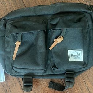 NWT Herschel Supply Company Eighteen Hip Pack